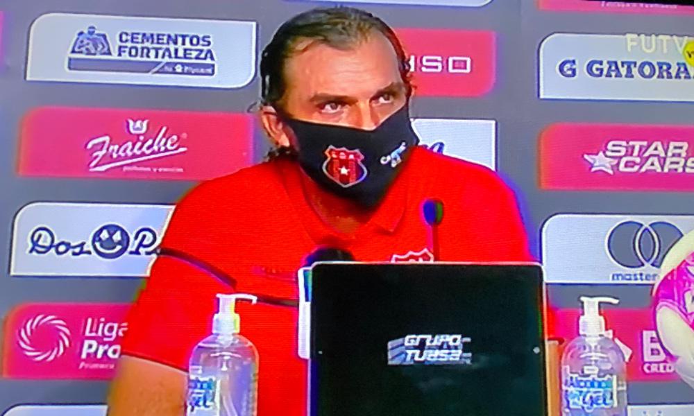 Andrés Carevic, técnico de Alajuelense, prefiere hablar del trabajo de su equipo y no de sus figuras.