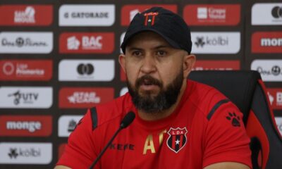 Mario Acosta, el asistente técnico de Andrés Carevic en Liga Deportiva Alajuelense, habló de cara al juego ante el Real Estelí.