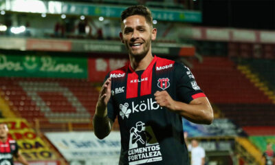 Jonathan Moya afirmó la presencia de Alajuelense en la final con la anotación que marcó en el arranque del partido ante Cartaginés.