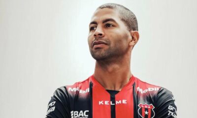 Álvaro Saborío no seguirá en Alajuelense. Regresa a la Asociación Deportiva San Carlos.