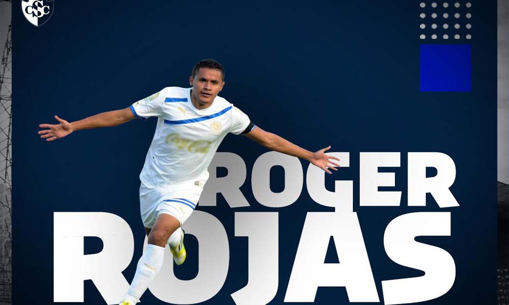 Róger Rojas se vestirá de azul y blanco en la peróxima campaña, a su regreso al fútbol de nuestro país.