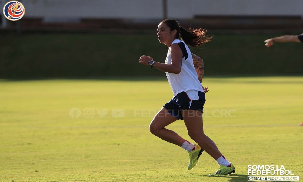 Cristin Granados está de vuelta en la Sele Femenina, apenas unos meses después de superar una racha de 17 meses fuera de las canchas por lesión.