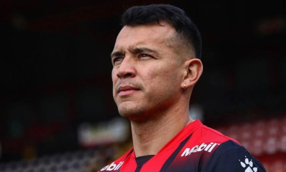 Daniel Arreola le envió un mensaje de coimprimoso a los aficionados de Alajuelense.