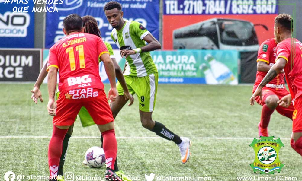 Suhander Zúñiga (11) apareció como estelar con Herediano, y fue clave en dos de las anotaciones de la tarde.