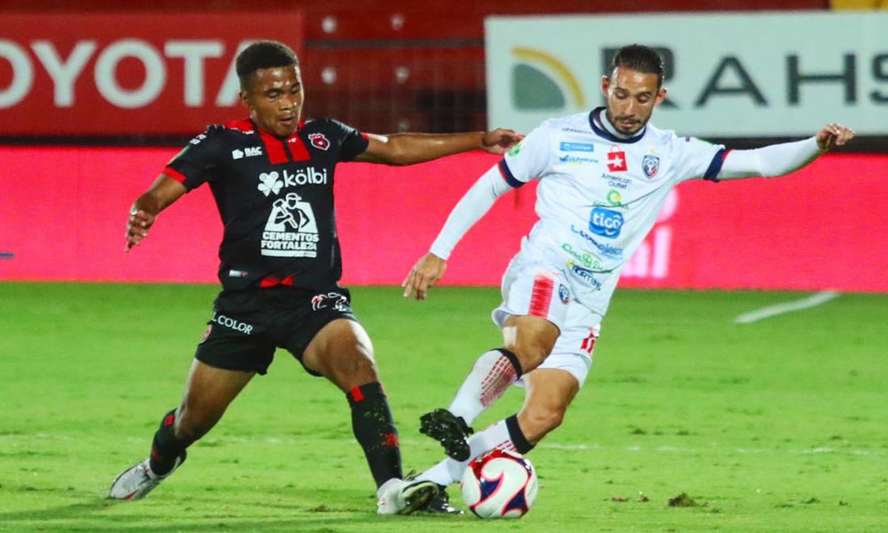 Los jugadores de Alajuelense estiman que la carga de partidos puede comenzar a pasarles factura.