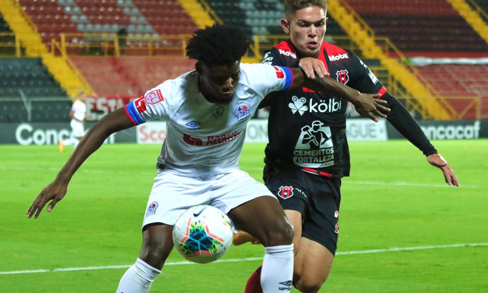 Alajuelense igualó con el Olímpia, de Honduras, pero sacó ventaja en los lanzamientos desde el punto de penal.