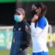 La seleccionadora Amelia Valverde (izquierda) quiere aprovechar todos los espacios posibles para recuperar el tiempo. A su lado, su asistente, Patricia Aguilar.