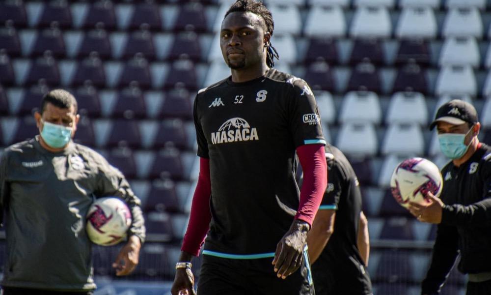 Aubrey David, el defensor trinitario del Saprissa, se fija como meta que el equipo reciba menos goles en jugadas a balón parado.