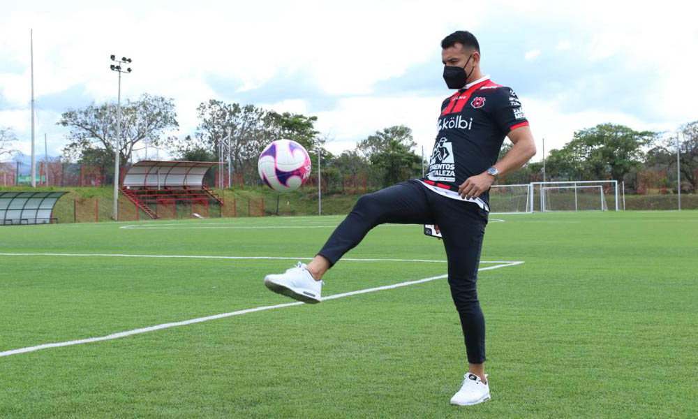 Daniel Arreola, el nuevo defensor de Alajuelense, tuvo palabras positivas sobre el camerino manudo.