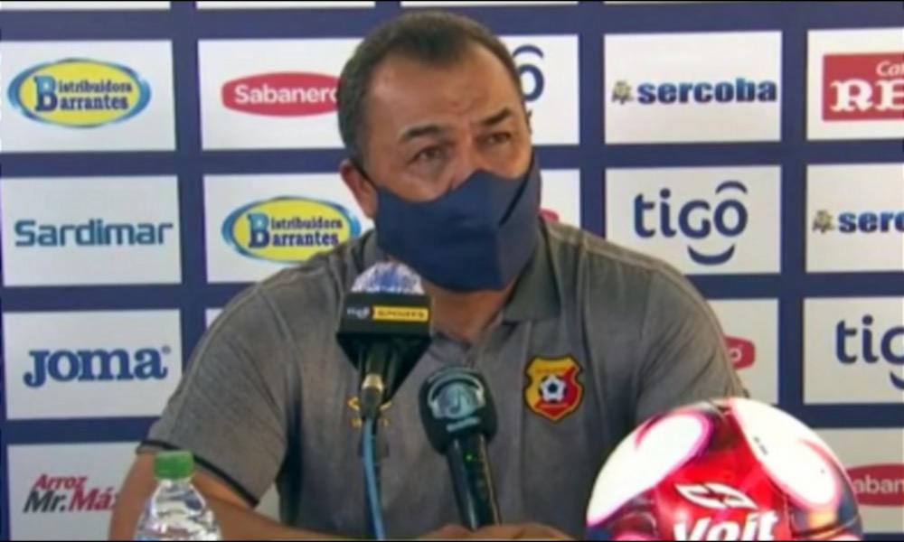 Fernando Palomeque defiende el trabajo que hace en herediano, pese a los malos resultados.