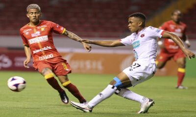 Los jugadores del Herediano se fueron satisfecho por su juego ante Alajuelense, pero no con el marcador.