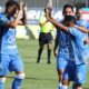 Kevin Fajardo celebra con el brasileño Kennedy Rocha, la primera anotación ante Herediano.