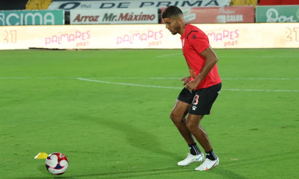 Johan Venegas marcó dos veces en su retorno a Alajuelense, esta noche.