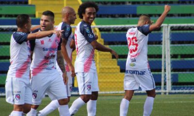 Kliver Gómez (25) marcó el gol de la victoria para Barrio México, sobre el Uruguay de Coronado, en el cierre del encuentro.