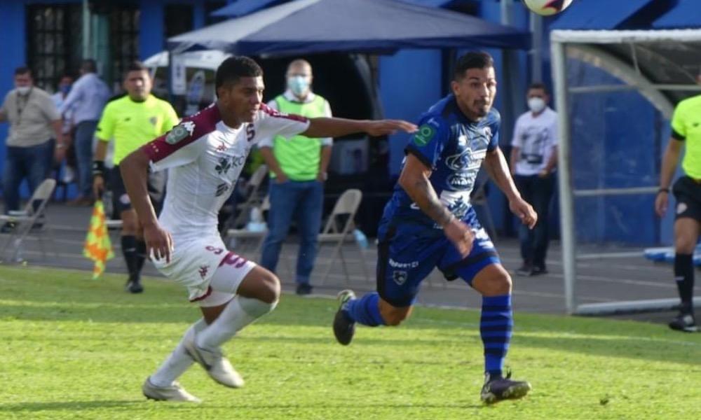 A los jugadores del Municipal Grecia no les disgustó del todo el funcionamiento en el juego ante Saprissa.