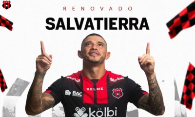 José Andrés Salvatierra seguirá con Alajuelense por un año más.