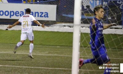 Róger Rojas marcó su segundo gol con el conjunto del Cartaginés, esta noche, en su segunda presencia como titular.
