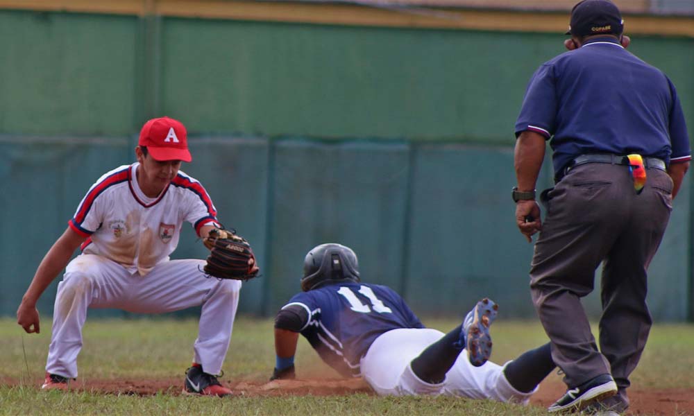 CODEA se impuso a Santo Domingo en la primera jornada de la Liga Sub 23 del beisbol nacional.