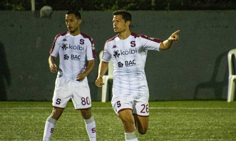 Daniel Colindres no discute si juega bien o no como 9. Prefiere concentrarse en aportar a la causa del Saprissa.