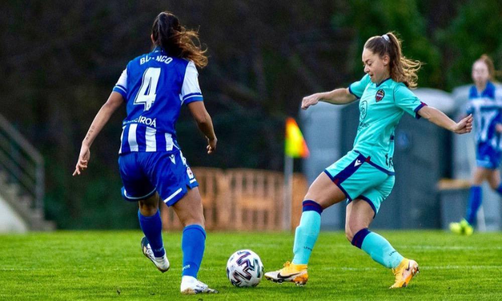 Stephannie Blanco (4) volvió a ser titular con el Deportivo, pero esta vez abandonó de cambio. Su equipo volvió a perder.