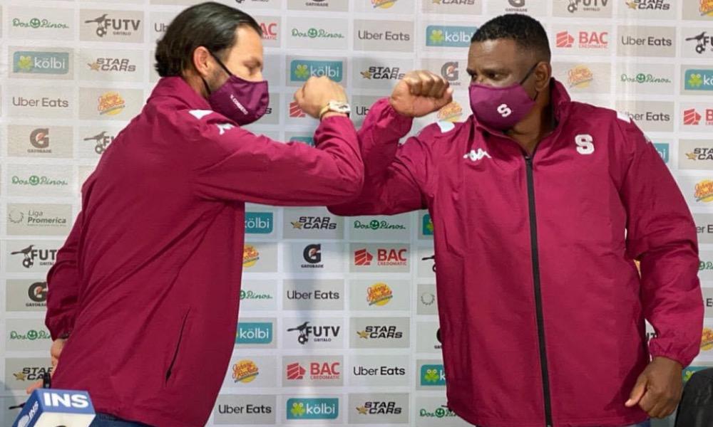 Roy Myers fue presentado al medio día de este lunes por el gerente deportivo del Saprissa, Víctor Cordero.