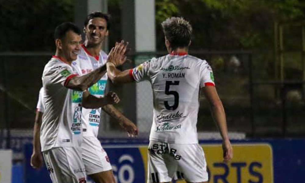 Alajuelense recibió una multa de 1.5 millones de colones por faltar al protocolo sanitario bajo el cual se juega la temporada de primera división.