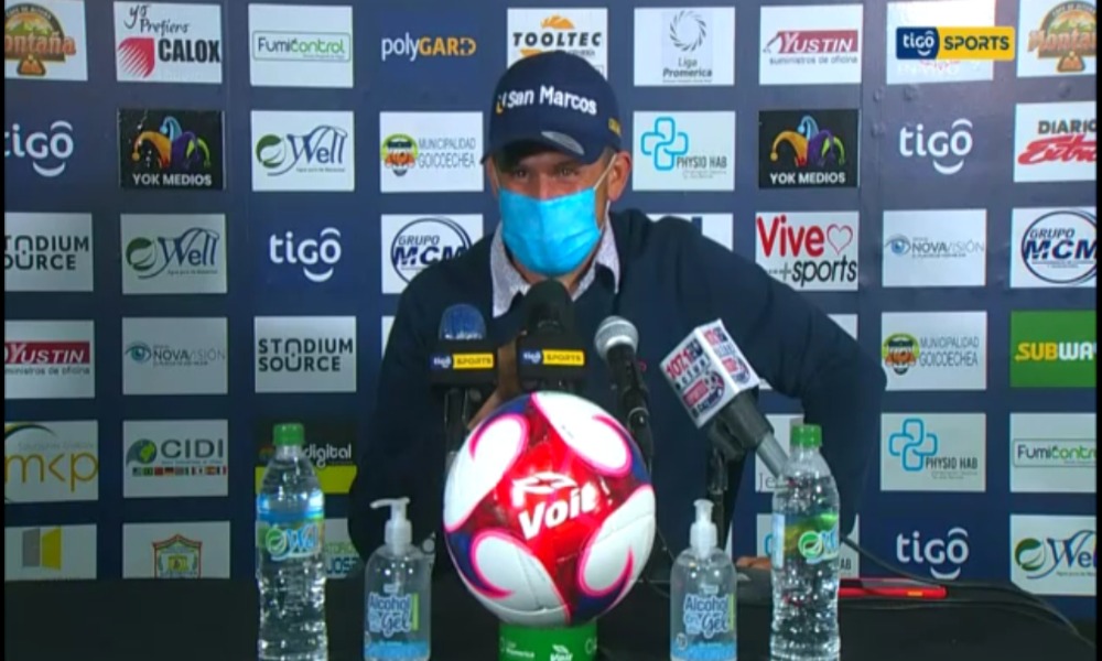 Alexander Vargas, el técnico de Guadalupe, criticó que su equipo bajara la intensidad con la arrancó el juego ante Alajuelense.