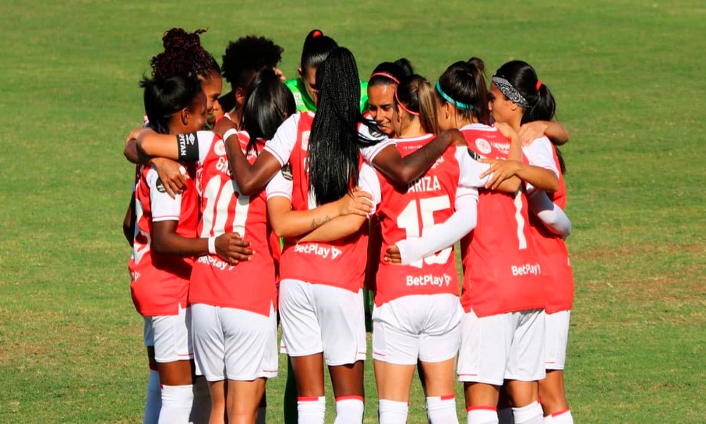 El Santa Fe, con Daniela Solera, goleó en su primera presentación en la Copa Libertadores.