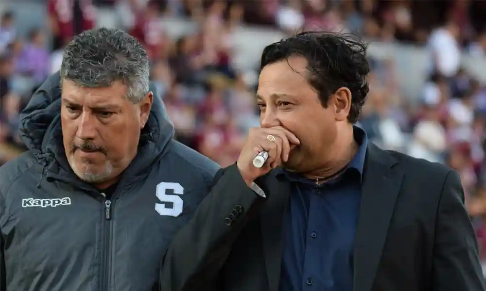 Jeaustin Campos, ex técnico del Deportivo Saprissa, junto a Hugo Viegas. Foto: Keydel Romero.