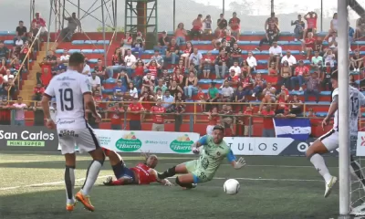 Jonathan McDonald fue un dolor de cabeza para Alajuelense. Terminó marcando justo en el cierre para darle el empate a San Carlos. Foto: ADSC.