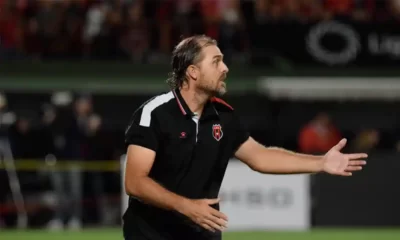 Andrés Carevic fue intenso a lo largo del partido entre Alajuelense y Saprissa. Foto: Keydel Romero.