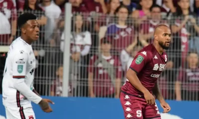 Pablo Arboine, defensor del Saprissa, se encontró muchas veces con Josimar Alcoser en el juego. Foto: Keydel Romero.