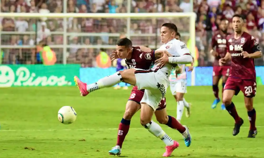 Saprissa ganó, pero no niveló la serie y tendrá dos juegos más ante Alajuelense. Foto: Keydel Romero.