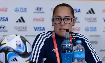 Amelia Valverde, directora técnica de La Sele Femenina, durante la conferencia de prensa oficial previa al debut mundialista. Foto: Fifa.com.