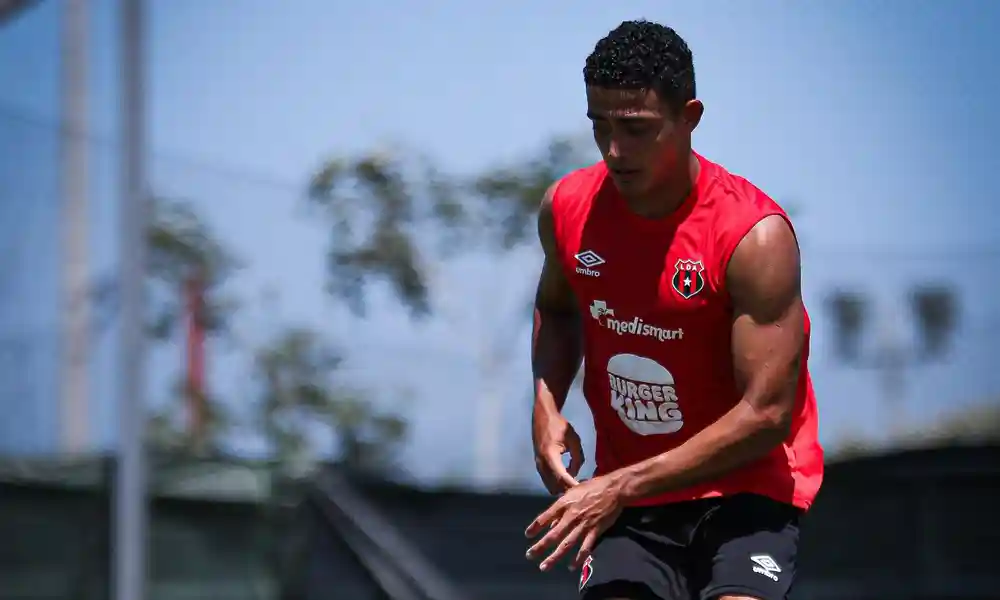 Daniel Chacón ya está totalmente a tono en el plano físico, para jugar con Alajuelense. Foto: LDA.