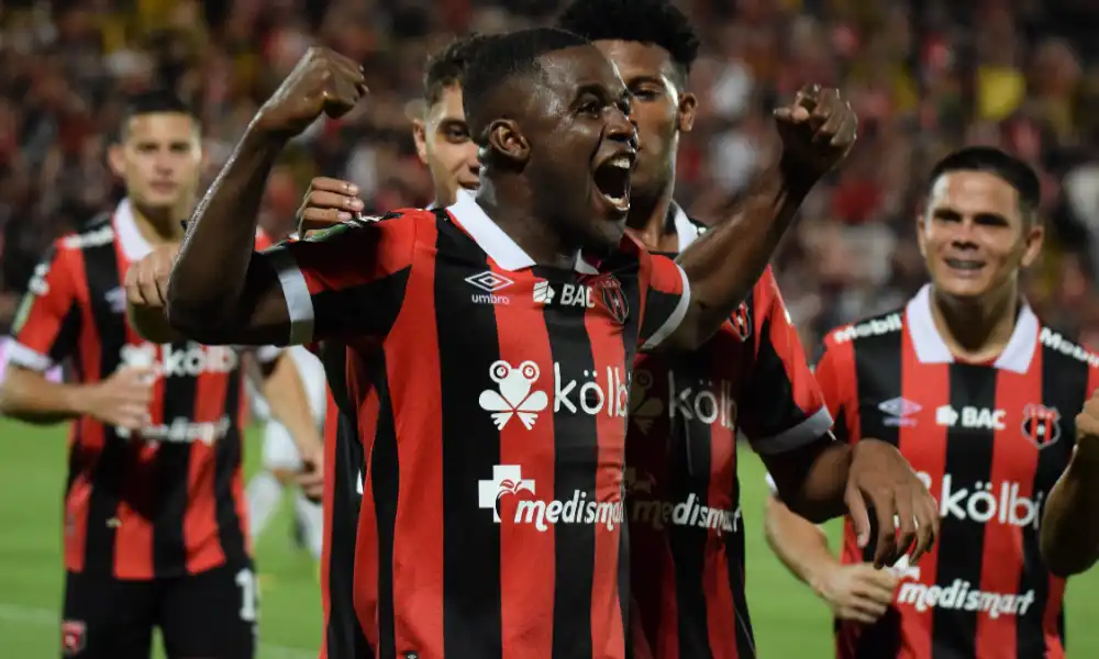 Joel Campbell con Alajuelense. Foto: Keydel Romero.