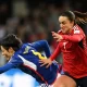 Melissa Herrera protagonizó la única jugada peligrosa en el partido para La Sele, mientras Daniela Solera debió fajarse atrás otra vez. Foto: Fifa.