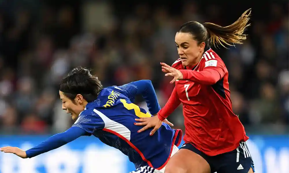 Melissa Herrera protagonizó la única jugada peligrosa en el partido para La Sele, mientras Daniela Solera debió fajarse atrás otra vez. Foto: Fifa.