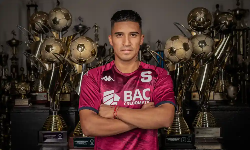 Michael Chirinos, nuevo jugador del Deportivo Saprissa. Foto: Saprissa.