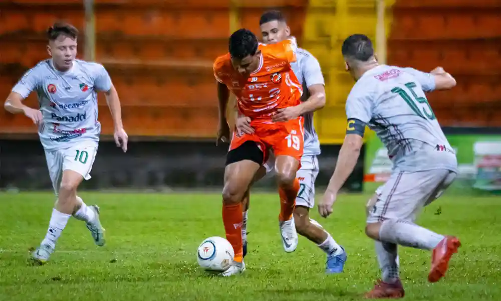 Puntarenas venció 3 – 0 a Carmelita, que quedó fuera del Torneo de Copa en solo un partido. Foto: PFC.