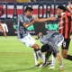 Alajuelense dominó el primer tiempo. Venegas luego se iría expulsado en una acción que era para roja. Foto: Keydel Romero.