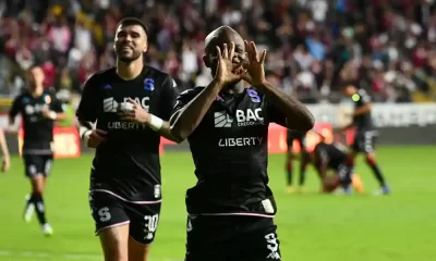 Javon East es uno de los goleadores del torneo. Vladimir Quesada destacó la cuota goleadora de sus delanteros. Foto: Saprissa.