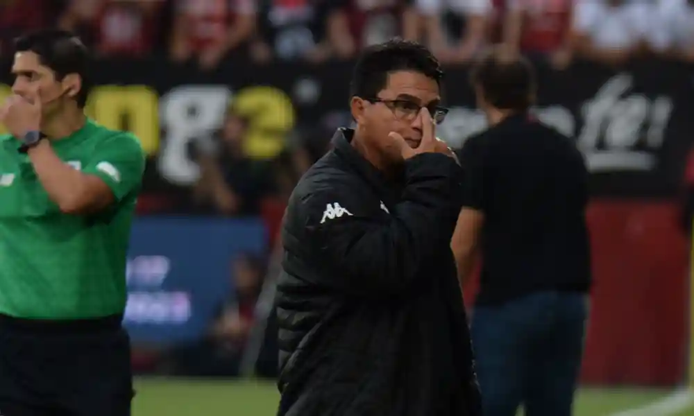 Vladimir Quesada, técnico del Deportivo Saprissa. Foto: Keydel Romero.