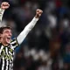 El Defensor de la Juventus Andrea Cambiaso (C) celebra y no es para menos. Su gol le dio tres puntos a su equipo. Foto: Marco Bertorello / AFP.