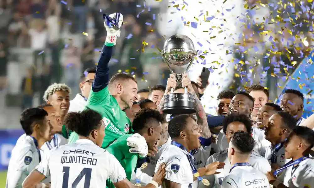 Los jugadores de Liga de Quito celebraron en grande la obtención de la Copa Sudamericana. Foto: Alejandro Aparicio / AFP.