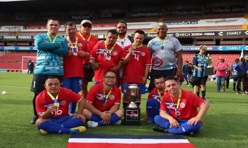 selección nacional de fútbol de personas con Síndrome de Down ganó el título del Torneo Inclusión Gallos Smiling en Querétaro, México