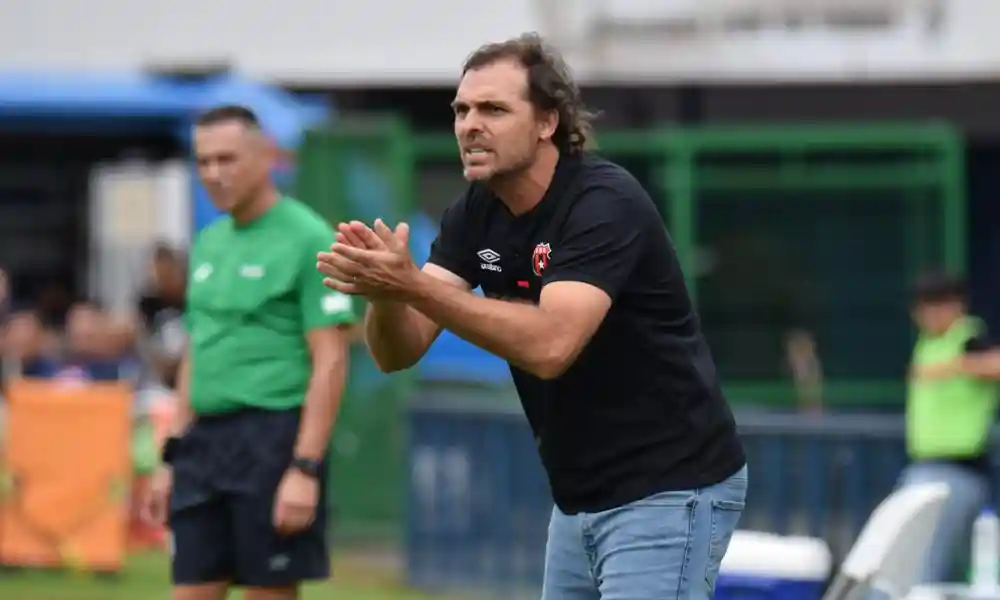 Andrés Carevic, técnico de Liga Deportiva Alajuelense. Foto: Keydel Romero.