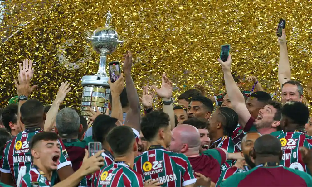 Los jugadores de Fluminense celebrant tras obtener la Copa Libertadores 2023. Foto: Pablo Porcincula / AFP.