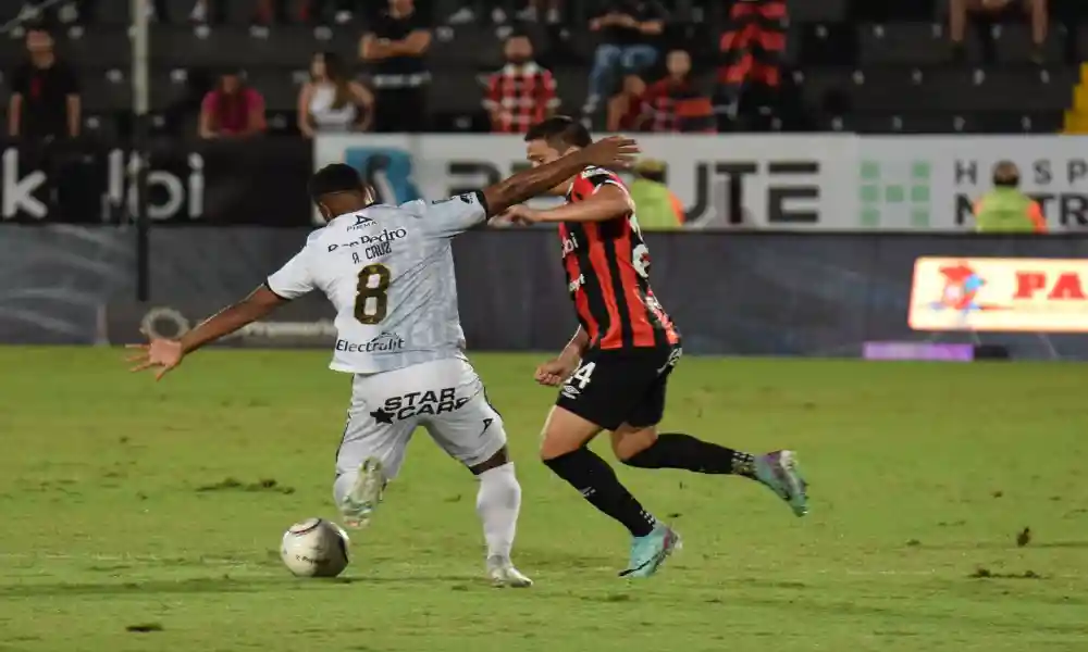 Pese a que Alajuelense ganó esta noche, Herediano se agregó a la final ante Saprissa. Foto: Keydel Romero.