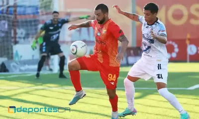 John Jairo Ruiz fue insistente por la banda en el juego ofensivo del Herediano. Foto: CSH.